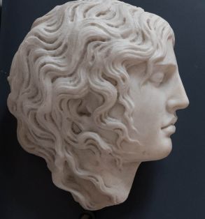 Reliefkopf (Profil), der sogenannten "Medusa Ludovisi" aus dem Thermenmuseum in Rom