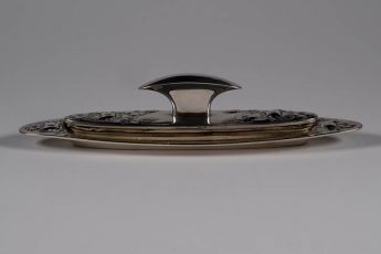 Nagelbürste aus Toilettengarnitur